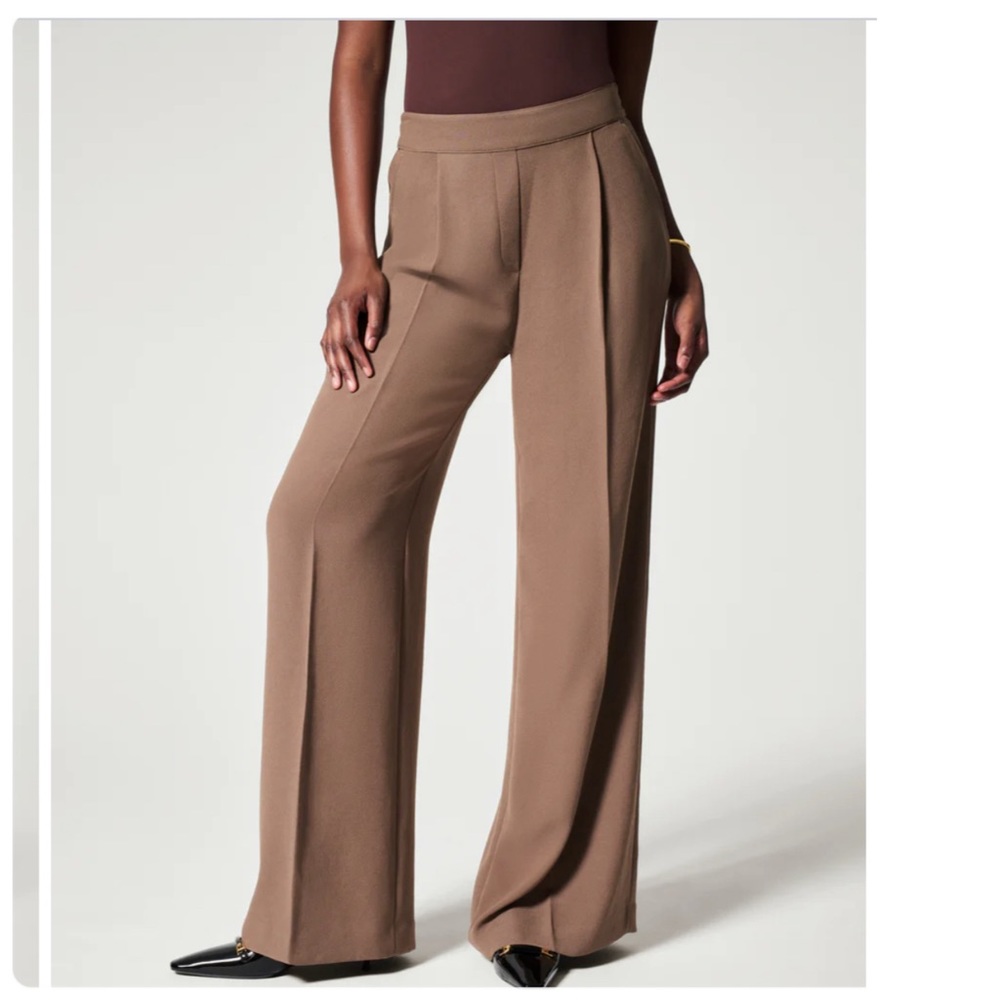 SPANX • Carefree Crepe Pleated Trouser